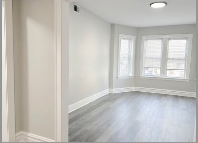 Foto del edificio - 2939 N Fairfield Ave