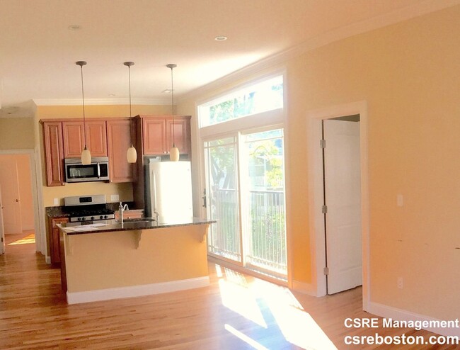 Building Photo - Nice Brighton 4BR/2Bath in Multi Family Unit!