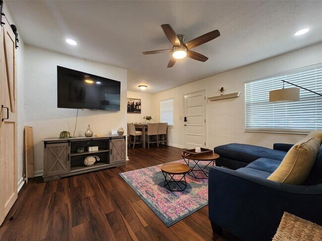 Foto del edificio - 618 S Crest Ave