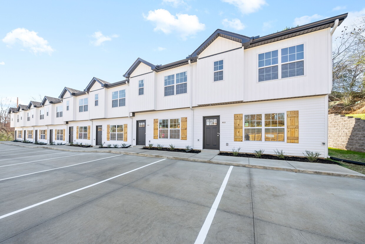 Foto principal - Spring St. Townhomes