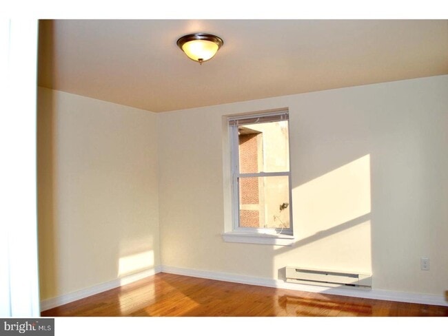 Building Photo - 415 S Broad St