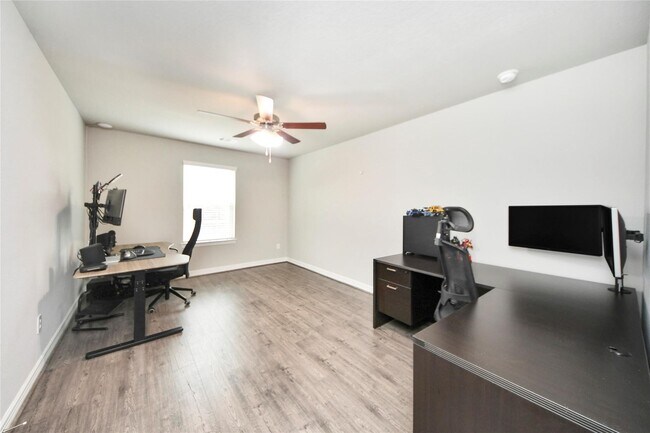 Foto del edificio - 120 Chestnut Run Ct