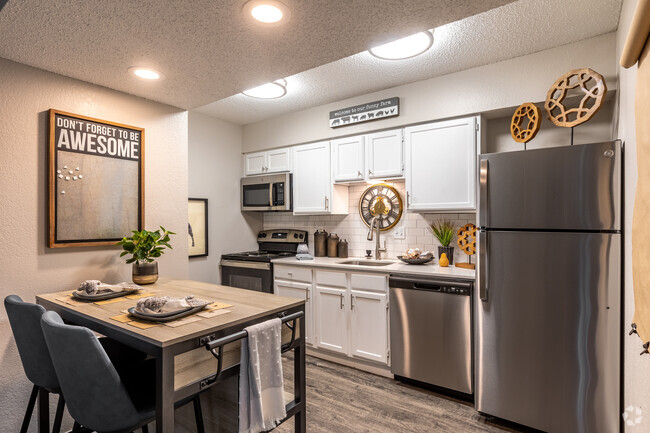 Studio - Kitchen - Cypress Flats