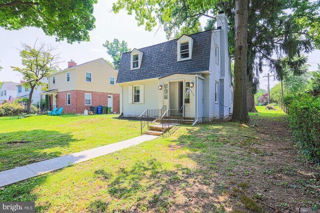 Building Photo - 2815 Cheswolde Rd