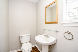 Building Photo - 1119 Edgewood Dr