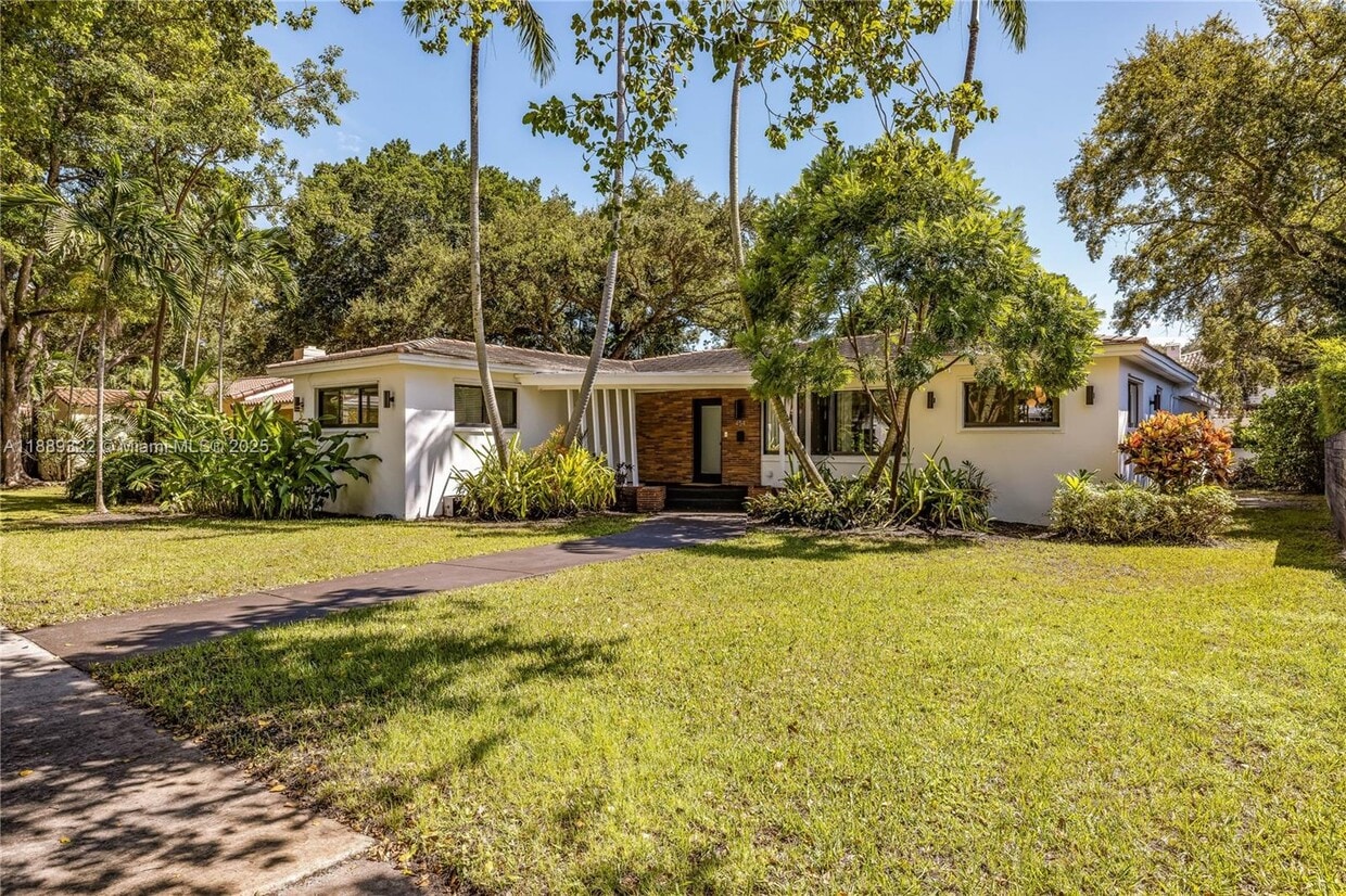 Foto principal - 454 NE 93rd St