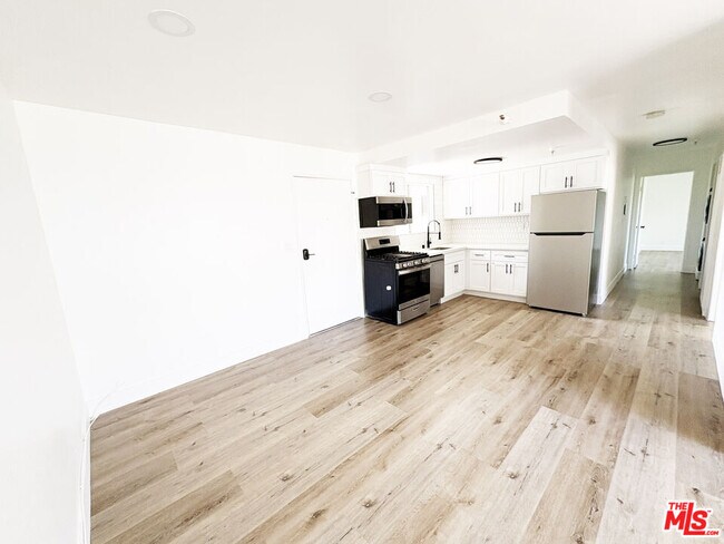 Foto del edificio - 11430 Cedar Ave