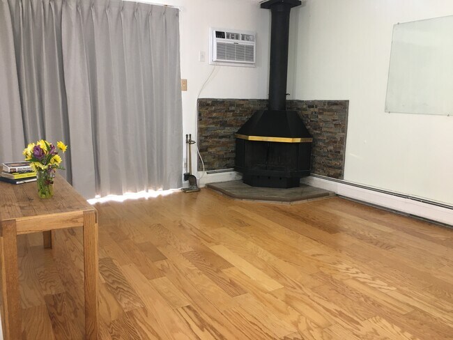 large whiteboard, through-the-wall air conditioning, central wall heating - 1350 Golden Cir