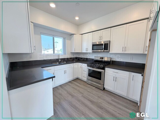 Building Photo - 10501 Buford Ave