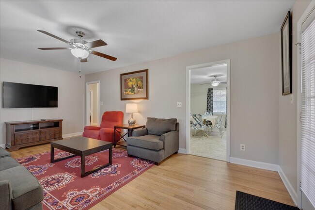 Foto del edificio - 4219 Neal Rd