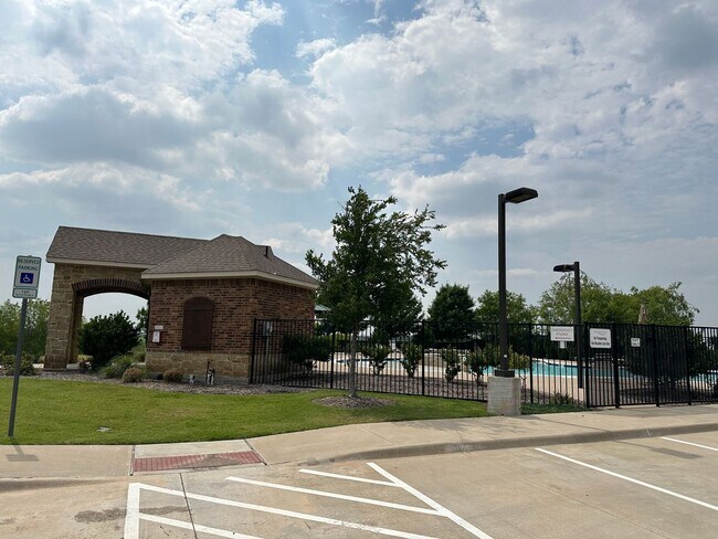 Building Photo - 910 Waterview - Prosper