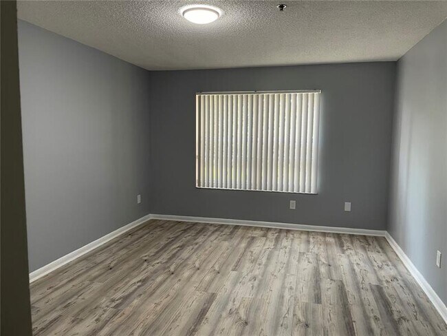 Foto del edificio - 5590 NW 61st St