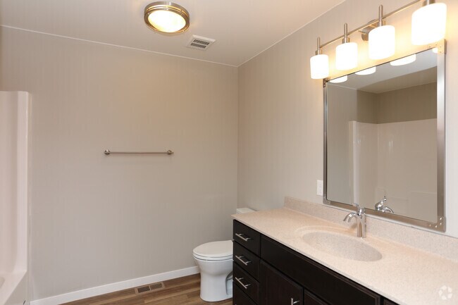 3HAB, 2BA - 1,969 SF - EMPIRE