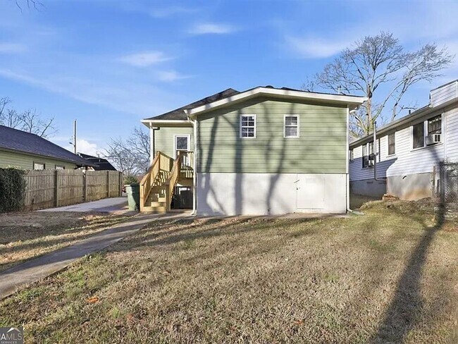 Foto del edificio - 976 Linam Ave SE