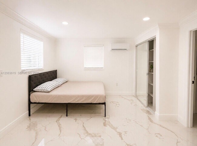 Foto del edificio - 6049 SW 39th St