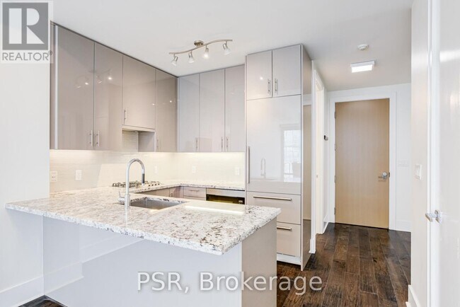 Building Photo - 29 Queens Quay E