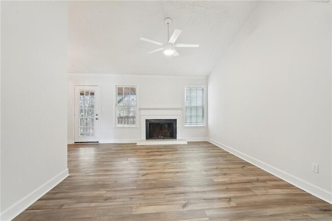 Building Photo - 240 Plantation Glen Ct