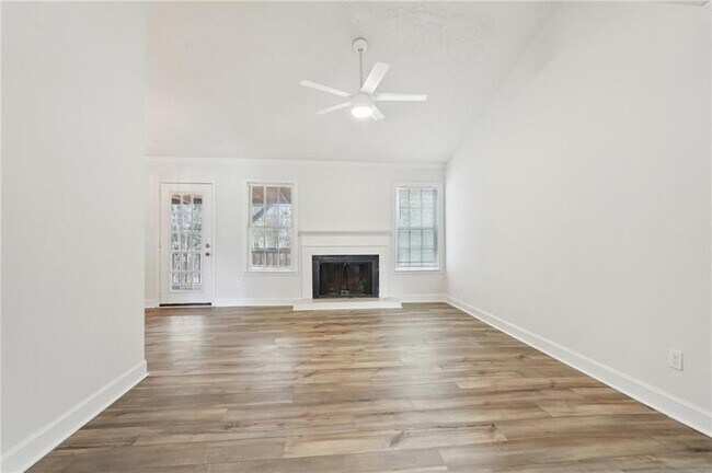 Foto del edificio - 240 Plantation Glen Ct