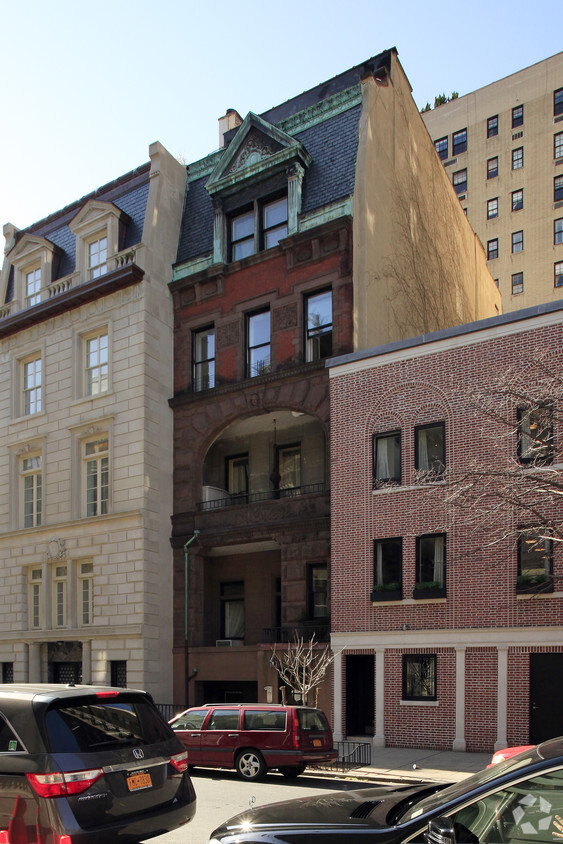 Primary Photo - 4 E 78th St