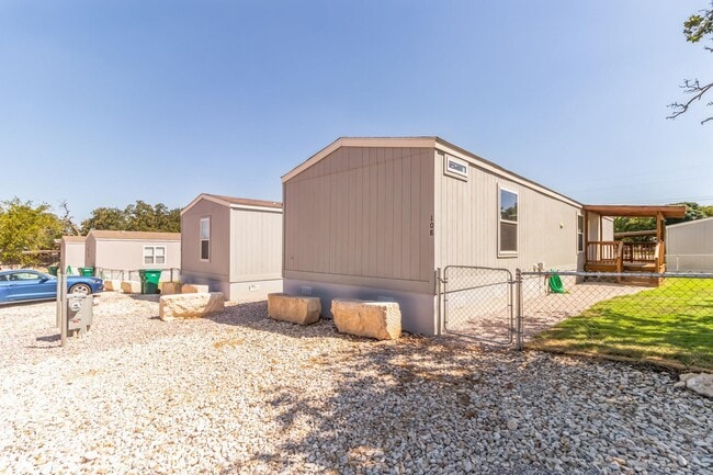 Foto del edificio - 105 E Briar Dr