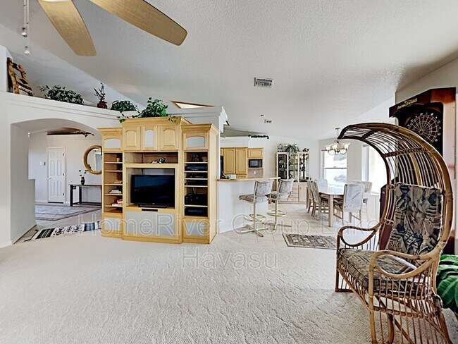 Building Photo - 3418 Thunderbird Dr