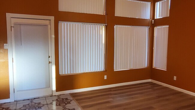 Building Photo - 4216 Fino Cir