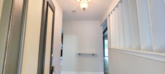 Foto del edificio - 1607 Burnley Dr