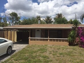 Building Photo - 5567 SW 6th Ct
