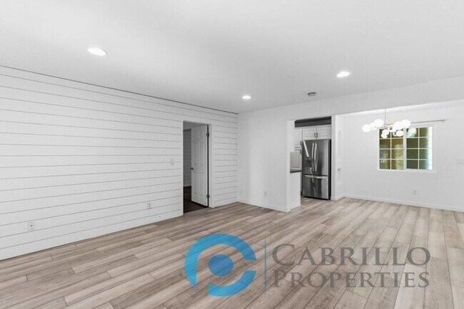 Foto del edificio - 5055 Collwood Blvd