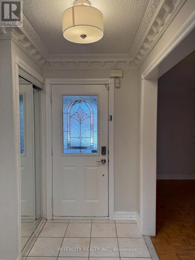 Building Photo - 43 Parkfield Ct