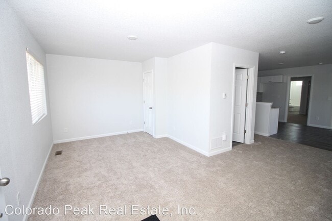 Building Photo - 3 br, 3 bath House - 941 E Moreno Ave