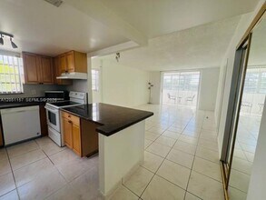 Building Photo - 16410 Miami Dr