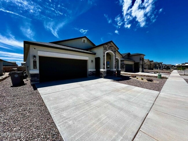 Building Photo - 14740 Mike a Mendoza Ave