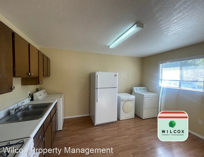 Building Photo - 2 br, 1 bath House - 1406 SAIZ LANE Unit 4A