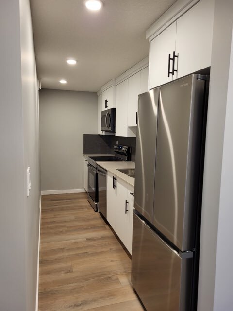 Photo du bâtiment - 8662 Edgemont Link NW