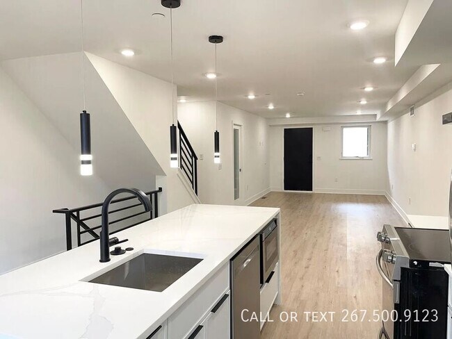 Building Photo - 2605 E Boston St