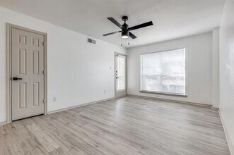 Building Photo - 1301 US-287