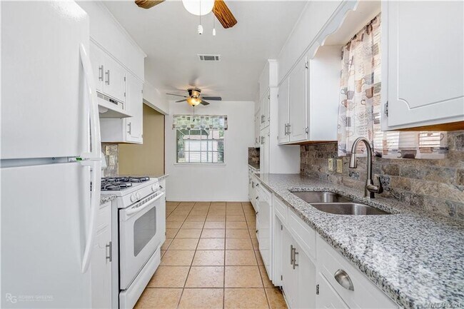Foto del edificio - Updated 3 bed/ 2 bath home in South Bossier