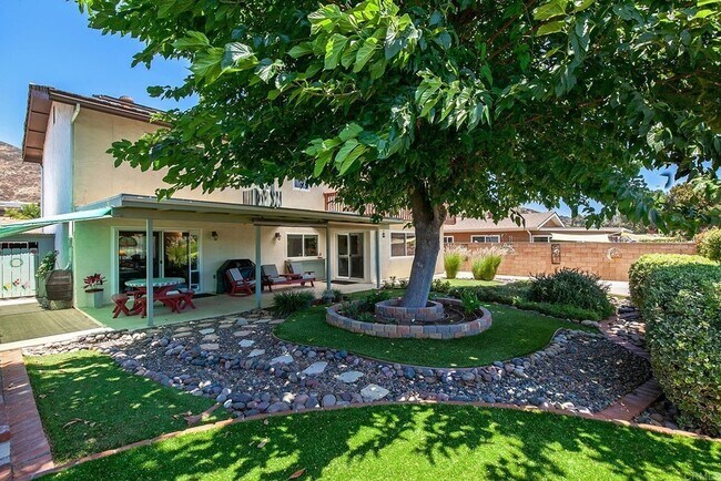 Foto del edificio - 7536 Rowena St