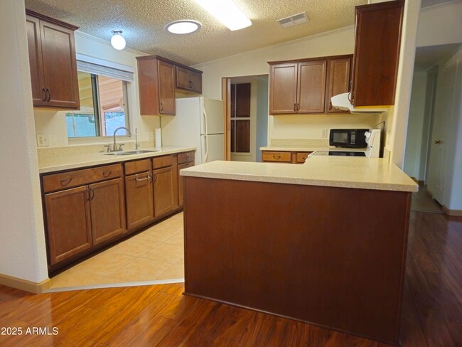 Building Photo - 10775 E Quail Run Rd