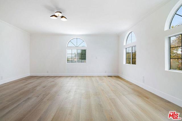 Foto del edificio - 6686 Drexel Ave