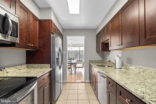 Foto del edificio - 2501 Calvert St NW