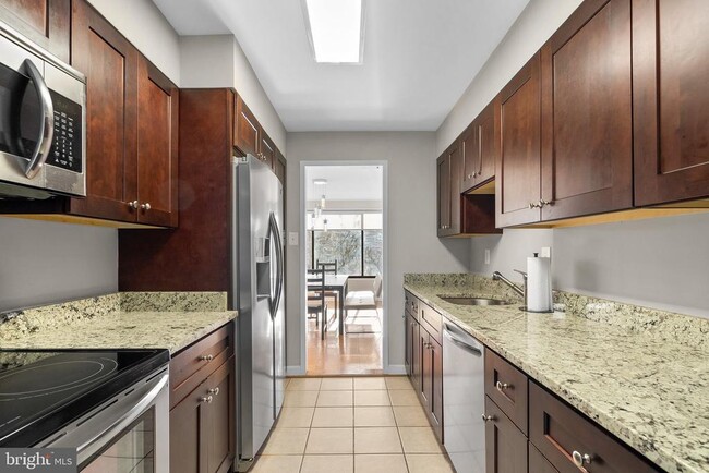 Building Photo - 2501 Calvert St NW
