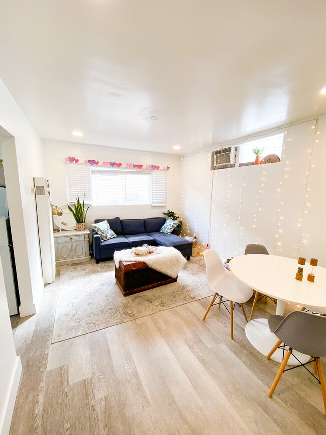 Building Photo - 775 E 820 N