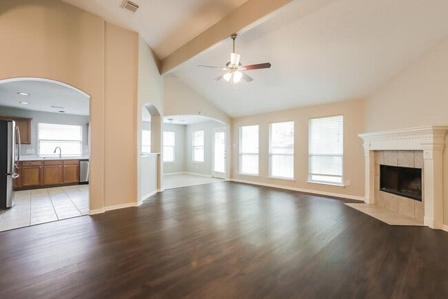 Building Photo - 30 Shimmer Pond Pl
