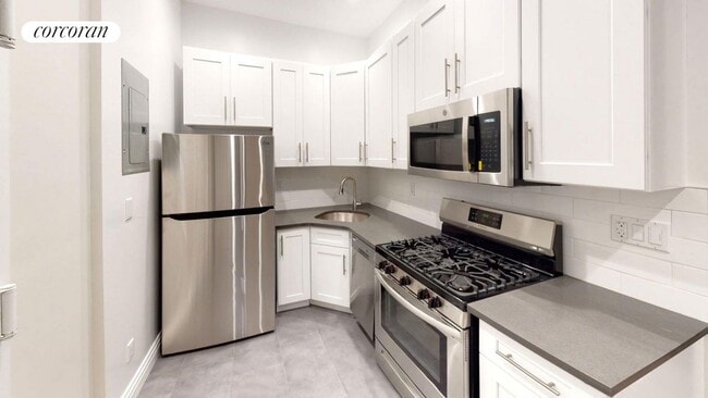 Building Photo - 8 E 74th St