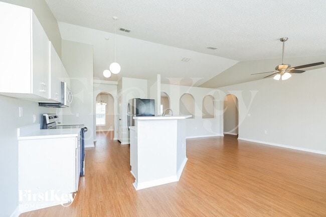 Building Photo - 737 Cockatoo Ct