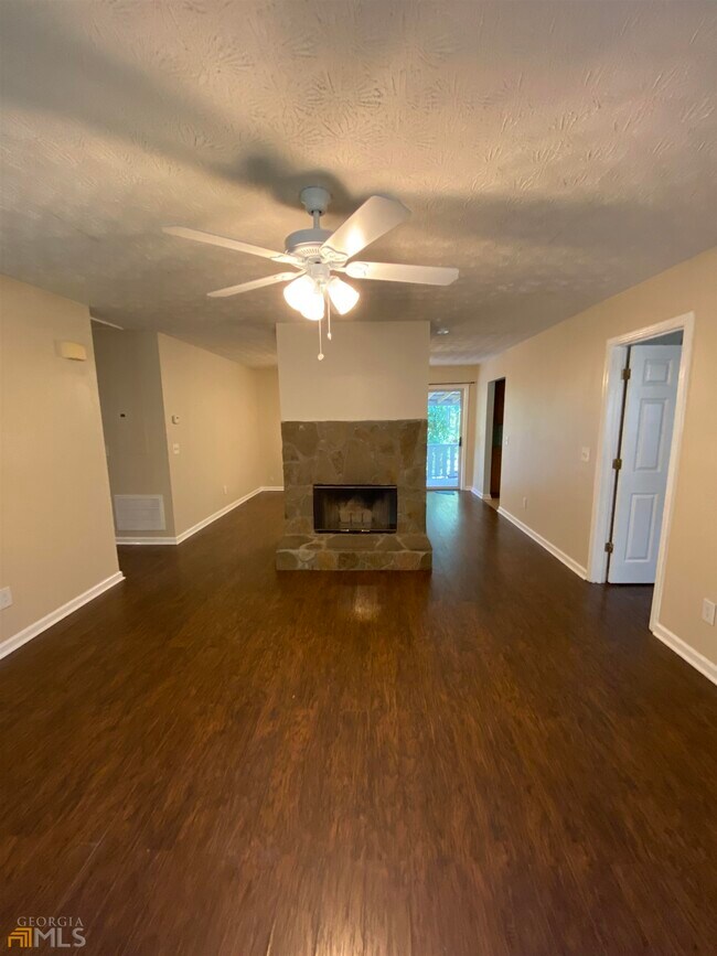 Foto del edificio - 4500 Bullock Bridge Rd