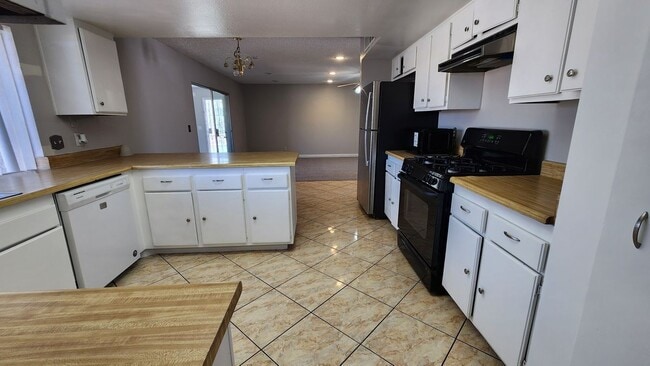 Foto del edificio - 389 Summer Creek Ct