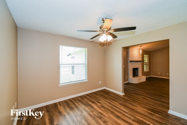 Foto del edificio - 10885 Copper Hill Dr